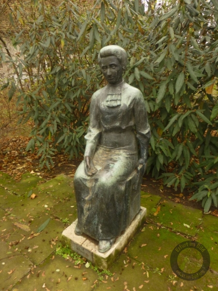 Rosa-Luxemburg-Denkmal in der Talstraße in Erfurt